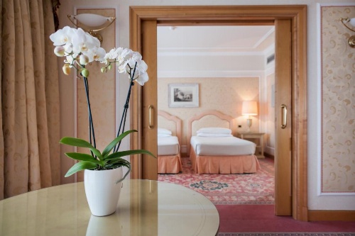 Royal Hotel Carlton image 7
